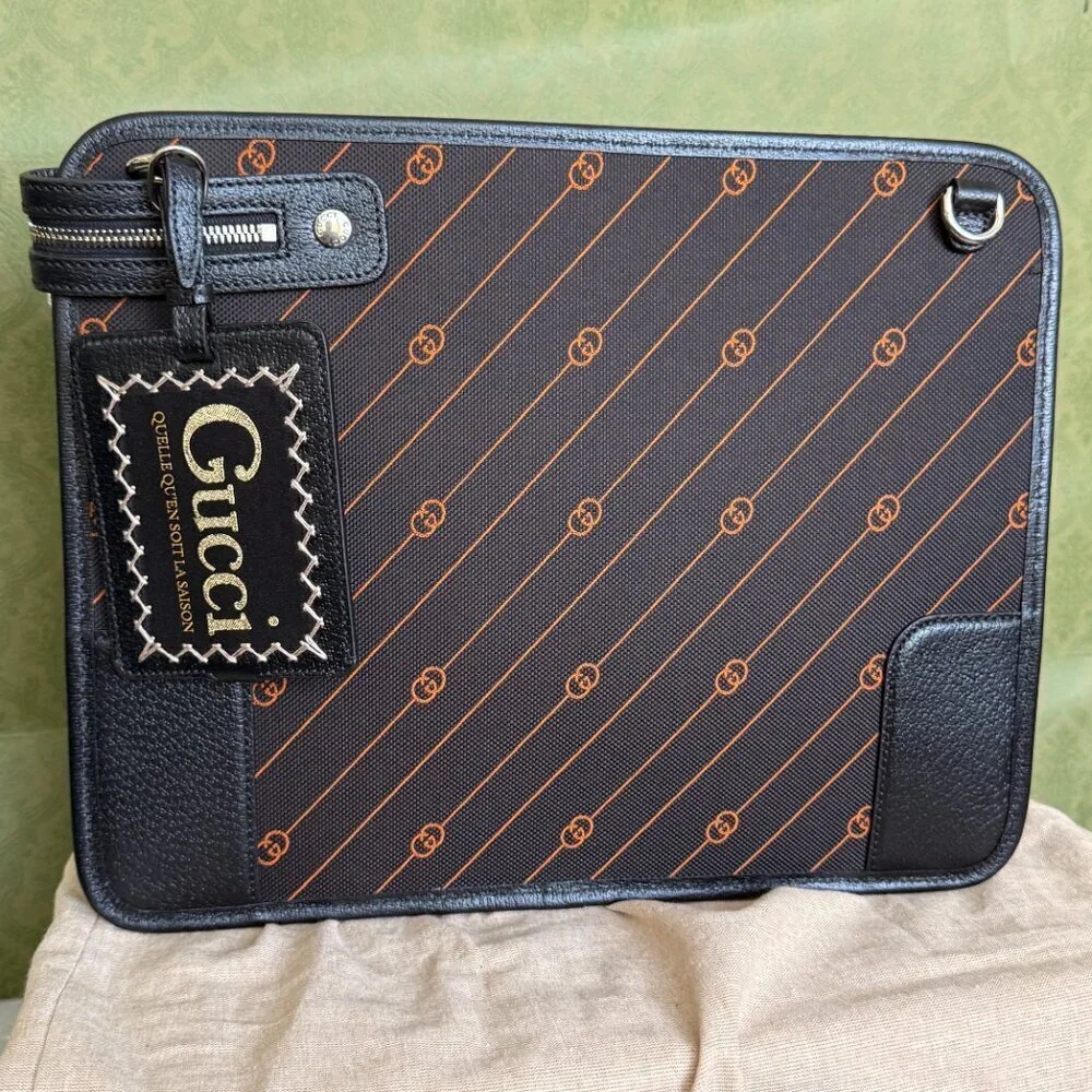 Gucci 752595 Unisex Interlocking Medium GG Messenger Bag‎
